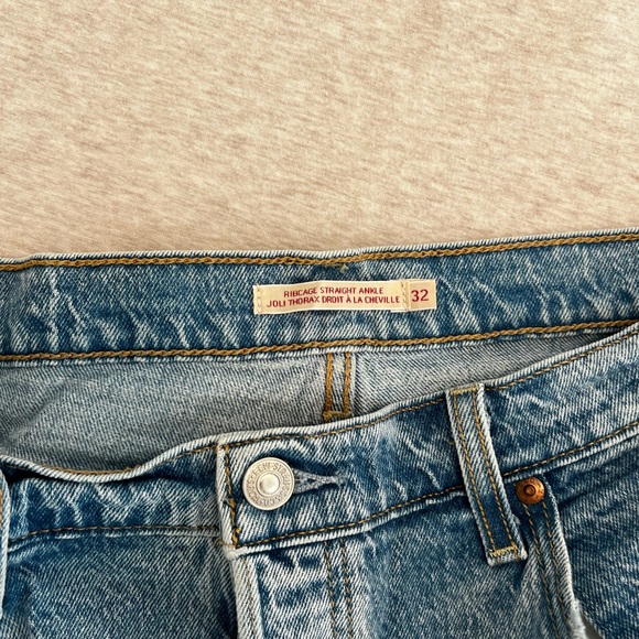 Levi’s Ribcage Straight Ankle Jean - Picture 2 of 3